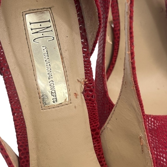 INC International Concepts Red Lucey Embossed Platform Pumps Size 8 Women's - Picture 10 of 11